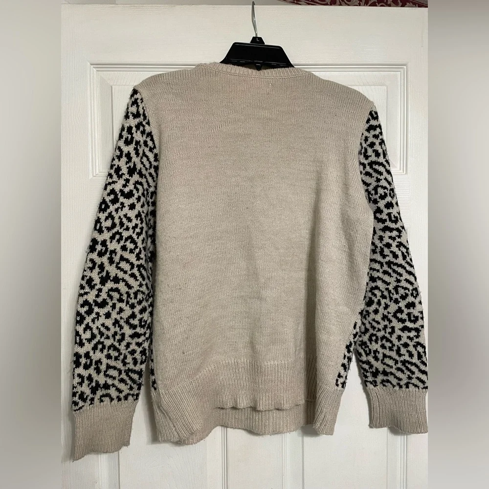 ‼️Coming Soon‼️ Leopard Sweater - Picture 3 of 8